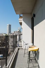★Boutique 1BR Apt.| 4 Sleeps | Elevator | Balcony★ - Image 4