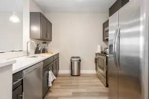 Luxurious 2BR King Suite* DWTN*Free Pkg*Mins 2 NYC - Image 4