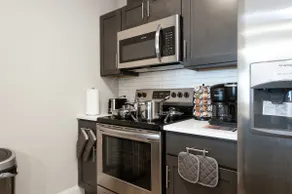 Luxurious 2BR King Suite* DWTN*Free Pkg*Mins 2 NYC - Image 5