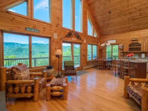 SUNDAY RIVER VIEWS!! Minutes from the mountain! - Image 2
