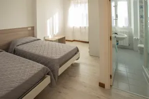 Gli Ulivi apartment with pool - Image 5
