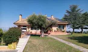 Gli Ulivi apartment with pool - Image 4