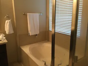 Beautiful 4 bedroom spacious home for your dream vacation - Image 4