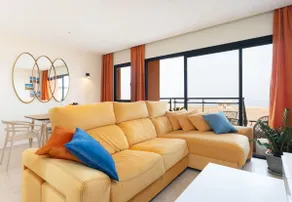 Sunny Castillo Apartment - Image 4