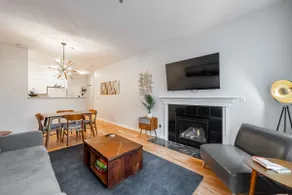 Mid-Century Penthouse, Walk score 99. 2bd 2bath - Image 2