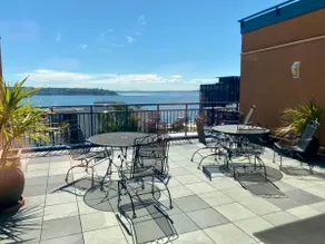 Mid-Century Penthouse, Walk score 99. 2bd 2bath - Image 4