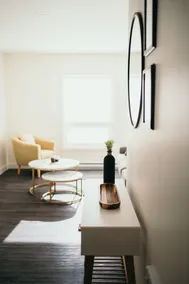 RevelStays - modern 2bed/1 bath - Image 2