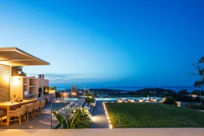 Panoramic sea & city views, gym, sauna, fire pit! - Image 2