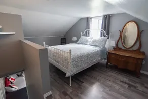 Adorable Erie Breeze Guesthouse #3 steps to lake - Image 3