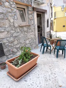 Courtyard of the walls - Image 2