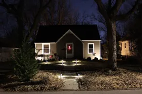 Relaxing 3 Bedroom Cottage in Quiet Neighborhood - Image 2
