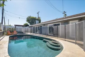 Orange Oasis 🍊- 10min to Disneyland 🎡Spacious Pool home - Image 5