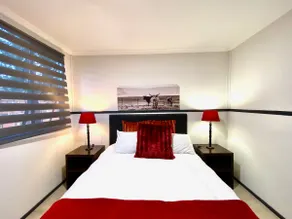 Classy 1-Bedroom Nguni Guesthouse with Parking - Image 3