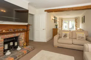 Delightful 3 bedroom cottage with forest outlook - Image 4
