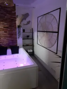 LOVEROOM OUT OF TIME *JACUZZI* JARDIN *BARBECUE - Image 2