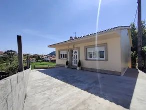 House with garden in a quiet area of Louro - Image 2