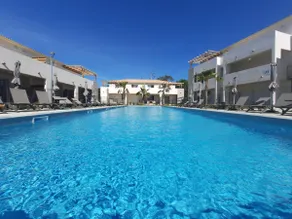 T2-Sea View-Air Conditioned-Swimming Pool-WIFI - Image 2