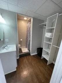 (35)-Queen-Studio-Private bathroom-View of - Image 2