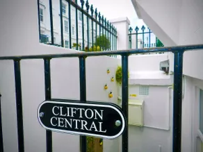 *Clifton Central* City Centre | Spacious 1 BD Flat - Image 2