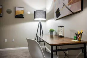 Cozy stay downtown, free parking, Disney+, games - Image 5