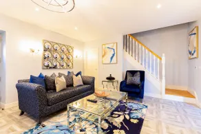 Queens Brook Apartment - Image 2