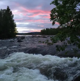 Flottarstuga vid fors Cabin by the wild river - Image 5