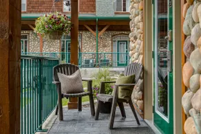 Mountain Chic 2BR Family Escape Hot Tub and Pool - Image 5