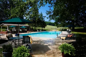 Dream Getaway Cottage w/ Hilltop Views and Pool - Image 4