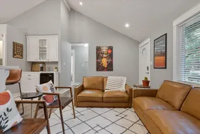 Near Downtown, Private Patio, BBQ & Fire Pit - Image 5
