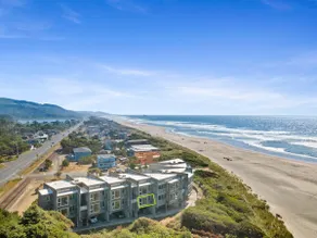 Ocean Views Beach Front Modern, EnSuite Bathrooms - Image 3