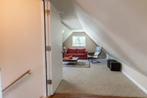 Cozy 2 Bedroom 1 Bath Apartment - Image 3