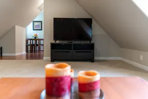 Cozy 2 Bedroom 1 Bath Apartment - Image 5