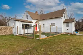 Swisher Farmhouse at Granny Flats - Image 2