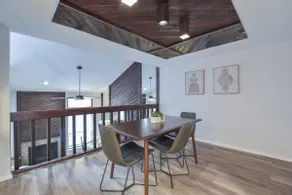 Luxury downtown 3 story town home - Image 5