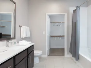Modern 2 Bed | Pet & WFH Friendly - Image 4