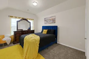 Cozy 4 bed 2.5 bath home Clean! Keyless Entry - Image 4