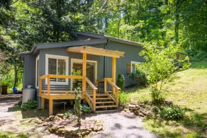 Cozy cabin w/ hot tub, fire pit, near parks - Image 5
