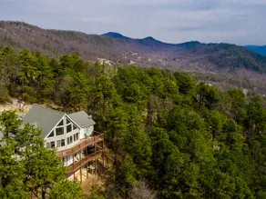 Sweeping Views of Shenandoah & Massanutten Mtn - Image 2