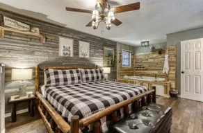 Adorable Cabin · Hot Tub · Dreamy Getaway - Image 2