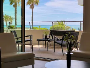 SEA VIEW - Rated 5* - 2-bedroom apartment - PEARL BEACH - Parking - Image 2