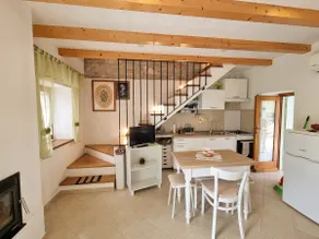 Rustic townhouse with private back porch and BBQ - Image 3