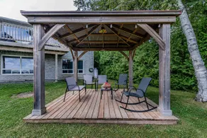 Family-friendly cottage on Pigeon lake - Image 4