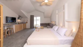 L'olive Homes Bohemian Stay Penthouse - Image 2