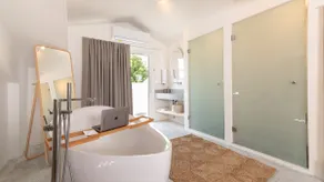 L'olive Homes Bohemian Stay Penthouse - Image 4