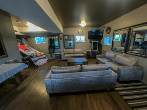 Private house w/ 7 rms & close to amenities - Image 4