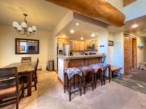 Luxury 4 Bdrm, Underground Parking, Hot Tub! - Image 5