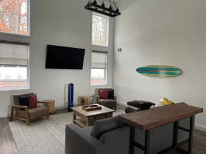 Vacation home with pool by the North Fork - Image 3