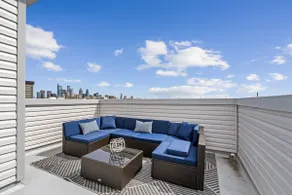 Urban Oasis, Free Parking – 10 Mins to Center City - Image 4