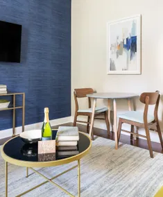 Golden Bell Suite 2Beds/1Bath + Free Parking - Image 3
