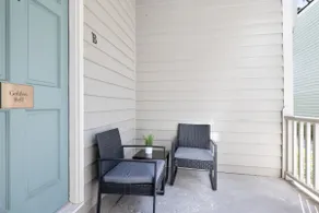 Golden Bell Suite 2Beds/1Bath + Free Parking - Image 5